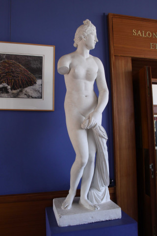 Mairie du 8e, statues.