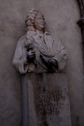 Buste de Coysevox, détail.