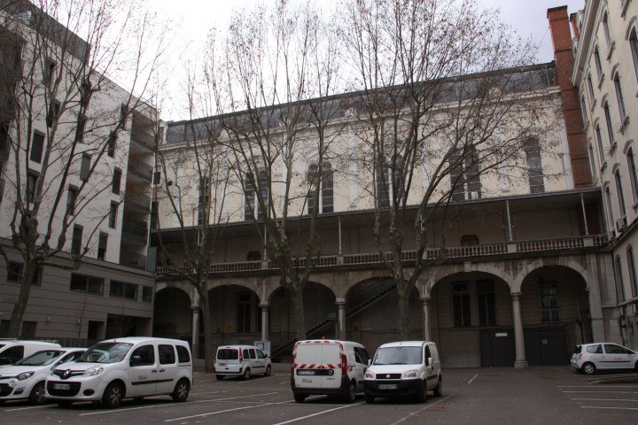 Cour intérieure.