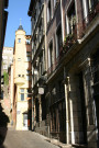 Rue de la Loge prise depuis la rue de Gadagne.