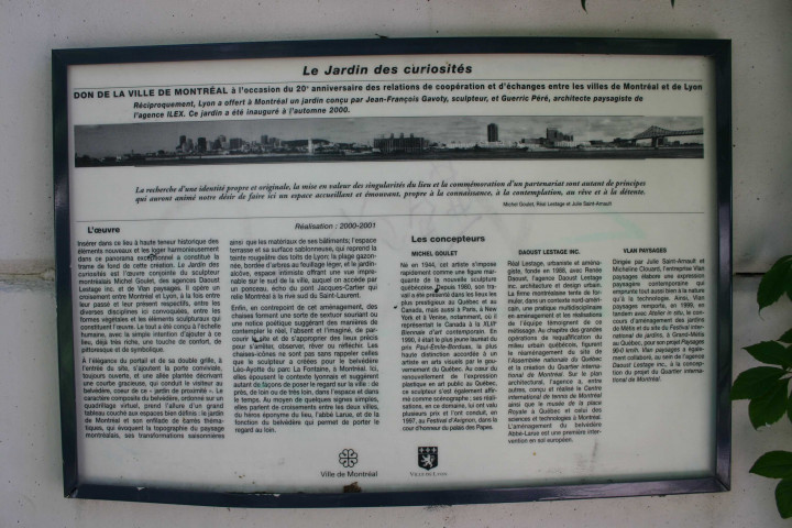 Plaque.