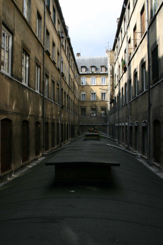 Immeuble de la galerie des Terreaux, vue de la cour intérieure au-dessus du passage.