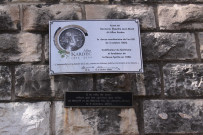 Sur le bas port au niveau de la rue Sala, plaque Allan Kardec.