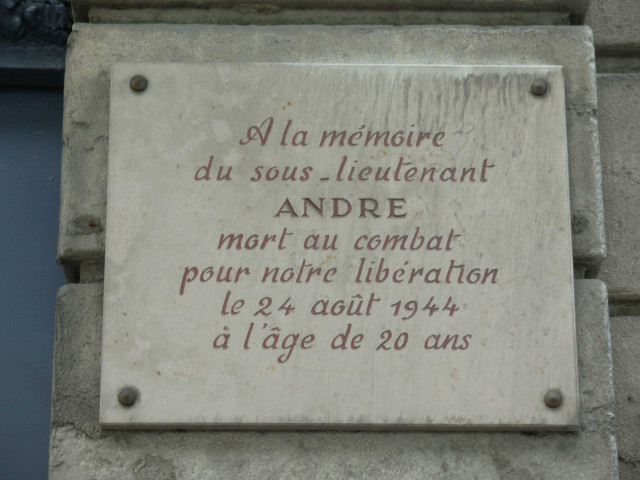 3 quai Jean-Moulin, plaque en mémoire du sous-lieutenant André.