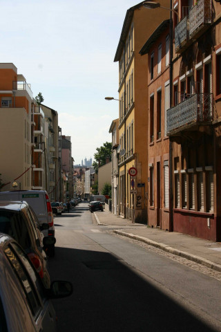 Rue Paul-Bert niveau du n° 329.