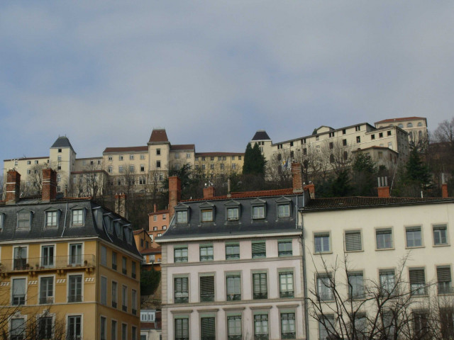 Vue prise depuis l'avenue Adolphe-Max.