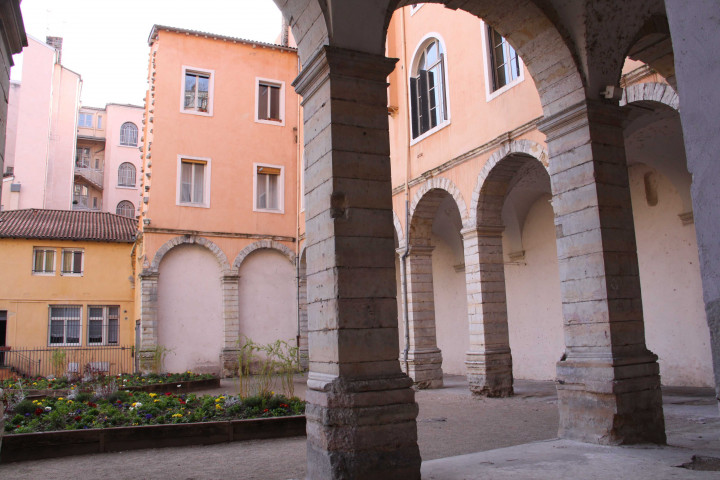 Clos Saint-Benoît.