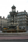 Place des Jacobins, fontaine de Gaspard André.