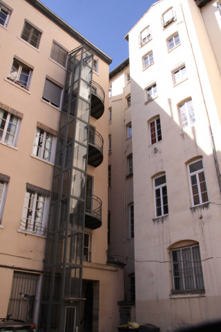 23 rue Auguste-Comte, cour intérieure.