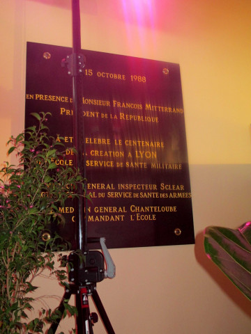 Ecole de santé militaire, plaque commémorative.