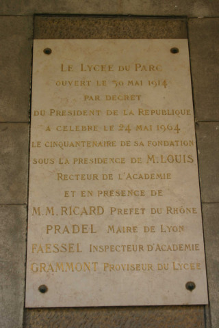 Plaque en mémoire du cinquantenaire de sa fondation (30 mai 1914).