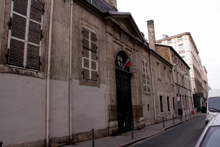 Porte, jardins.