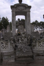 Cimetière ancien, tombe Gallois, sculpture Poli.