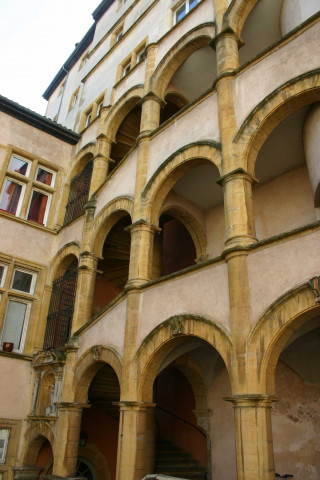 2 rue Juiverie, Hôtel Paterin, galeries.
