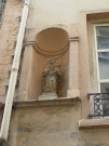 2 rue Mulet, niche avec statue de Saint-Joseph.