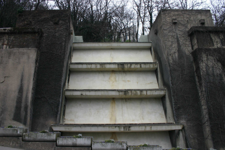Fontaine monumentale de P. Guillot