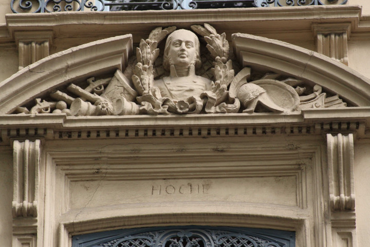 7 place d'Helvétie et rue Malesherbes, détail sur la façade, Hoche.