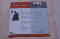 Gare de la Ficelle, plaque touristique.