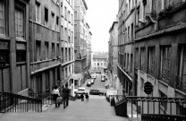 Vue de la rue Pouteau, depuis les escaliers.