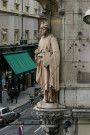 Angle sud-ouest de la rue Paul-Chenavard et de la rue Constantine, statue de saint-Joseph.