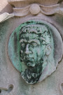 Statue de Clement Livet, détail.