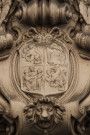 17 avenue Maréchal-Foch, fronton de la porte.