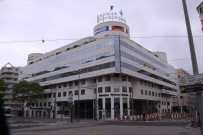 233 cours Lafayette, vue Nord-est, bâtiment de la Banque Rhône-Alpes.