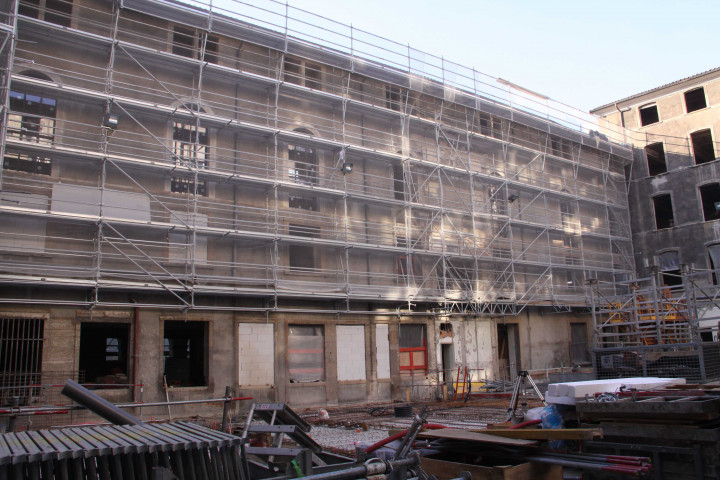 Visite de chantier, cour de la Pharmacie.