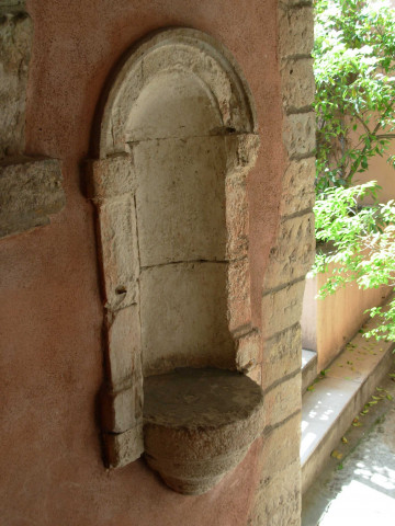 114 quai Pierre-Scize, niche.