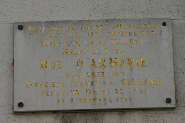 40 rue d'Arménie, plaque inaugurale.