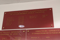 Ecole vétérinaire, intérieur, plaque donnant la liste des présidents du conseil d'administration.