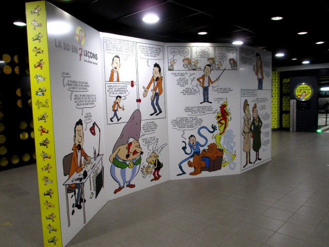 Place de la République, parking LPA, exposition de bandes dessinées.