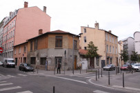 Nord-ouest de la rue Montesquieu et de la rue Bechevelin.