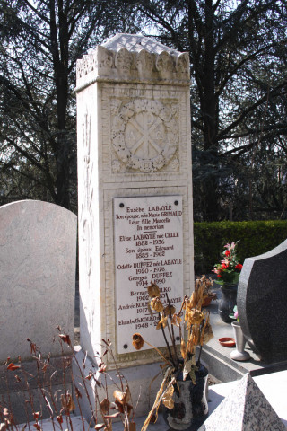 Tombe des familles Martinon et Labayle.