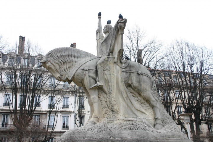 Statue de Jeanne d'Arc par Jean Chorel.