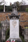 Tombe de IC Bonnefond, peintre et directeur de l'école des Beaux-Arts.