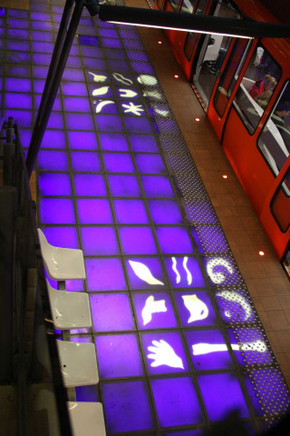 Station de métro Valmy, sans titre de Jean-Philippe Aubanel.