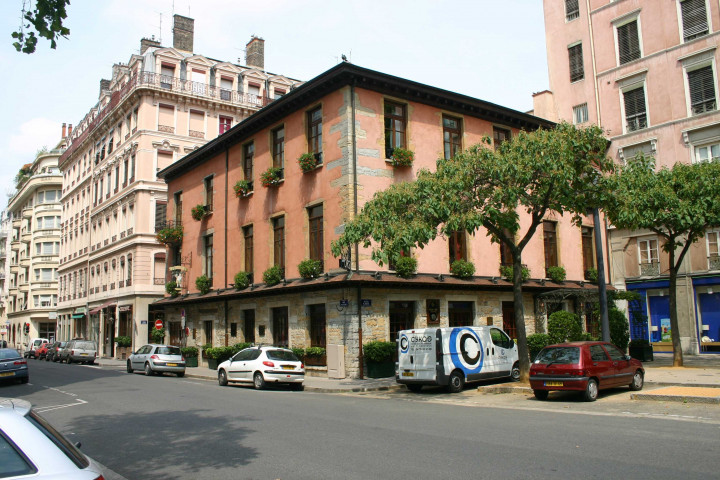 Angle de la place Kléber et de la rue Boileau, Orsi.