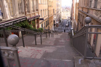Angle des rues Imbert-Colomès et Pouteau, escaliers.