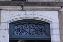 Inscription sur la Maison de Pauline-Jaricot.