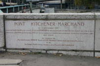Pont Kitchener-Marchand, inscription côté rive gauche.