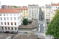 Angle de la rue Bourgelat et de la rue d'Enghien, vue prise depuis les toits de l'abbaye d'Ainay.