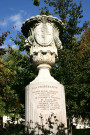 Jardin des Plantes, monument à la mémoire de Michel Derion et Joseph Reynier.