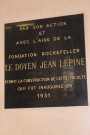 Faculté de médecine et de pharmacie, plaque du doyen Jean Lépine.