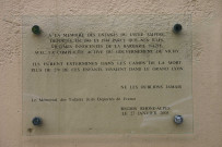 Lycée-Ampère, plaque commémorative à la mémoire des enfants juifs déportés en 1943-1944.