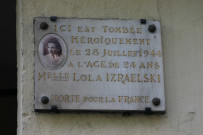 5 place Croix-Paquet, plaque en mémoire de Lola Izraelski.