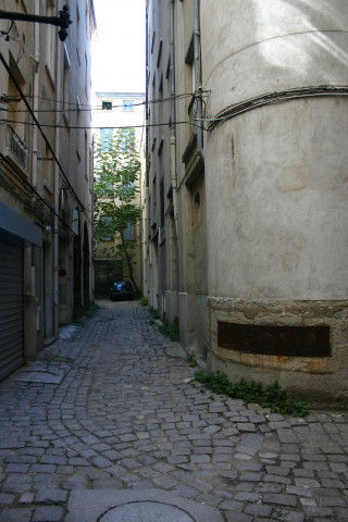 6 quai Gailleton, cour intérieure.