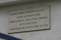 15 rue Louis-Loucheur, plaque en mémoire de Marius Donjon.
