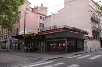 Rue Sainte-Clothilde, boucherie-triperie Januel.