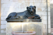 Montée de l'Amphithéâtre, fontaine lion.
